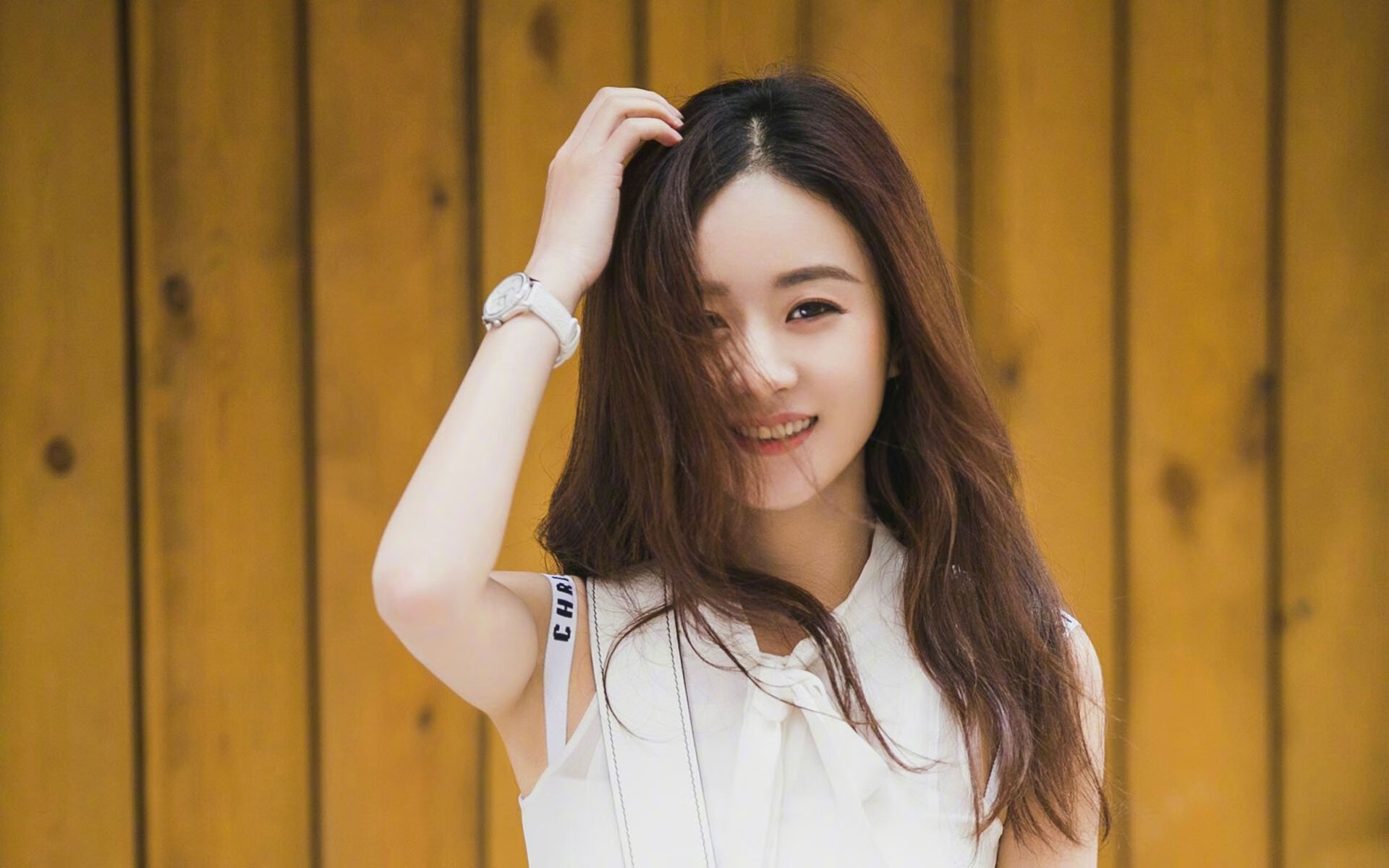 乐鱼体育下载app官网-中美蝶泳前100米对比：美方领先更稳，美国百米蝶泳